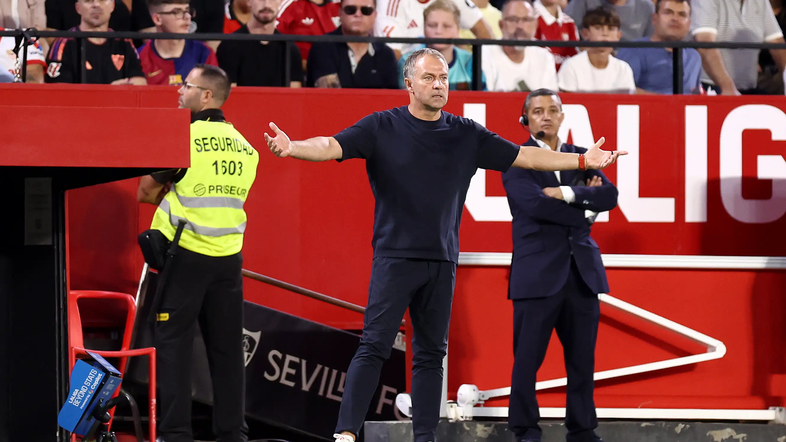 "Ini keputusan terbaik yang pernah diambil klub", Flick memuji langkah Barcelona dan mengungkap kejutan mengejutkan