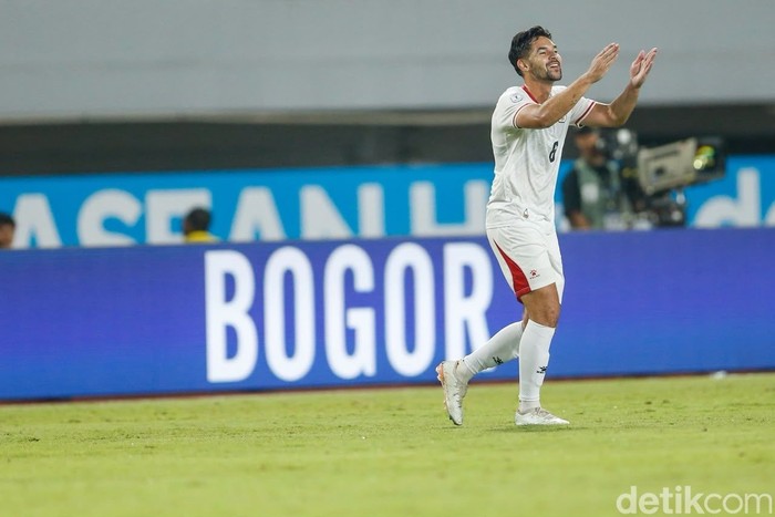 Pelatih Persib Ungkap Sandy Walsh Cedera saat Bela Timnas Indonesia