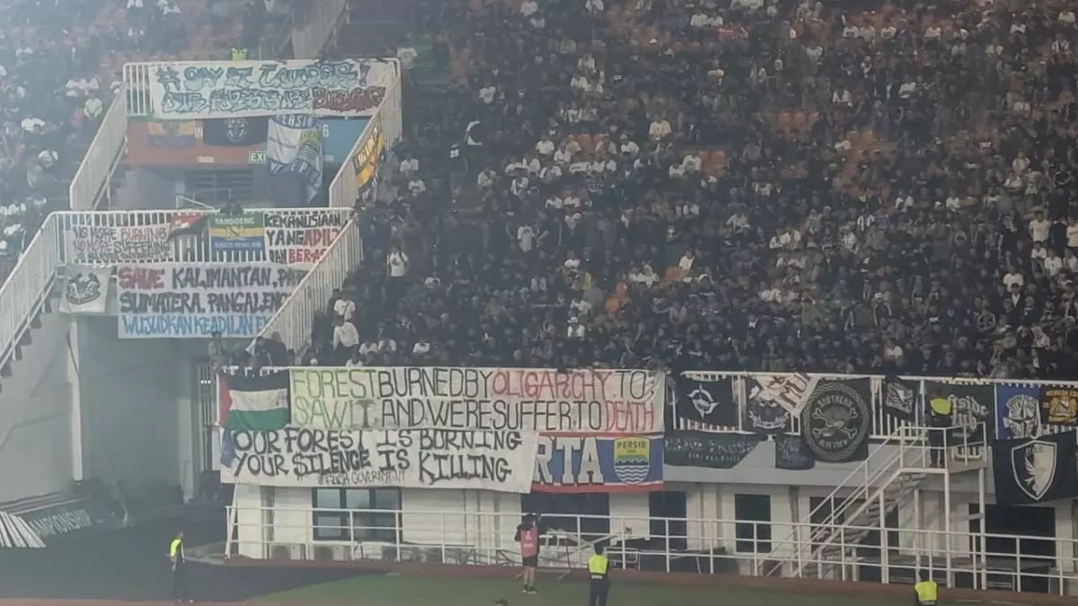 Garudayaksa vs Persib Bandung, Bobotoh Protes Kebakaran Hutan