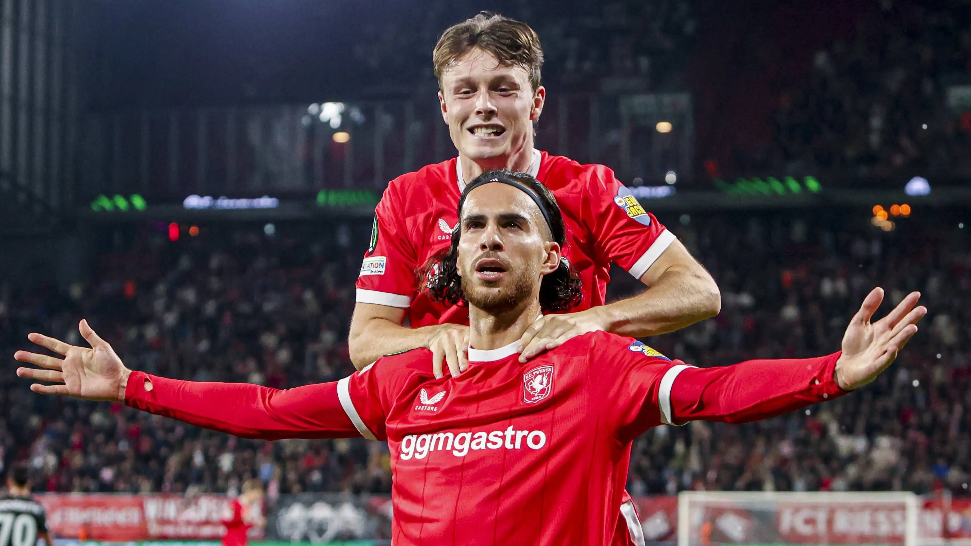 Kartu merah yang tak biasa membantu FC Twente memecah kebuntuan melawan FC Thun