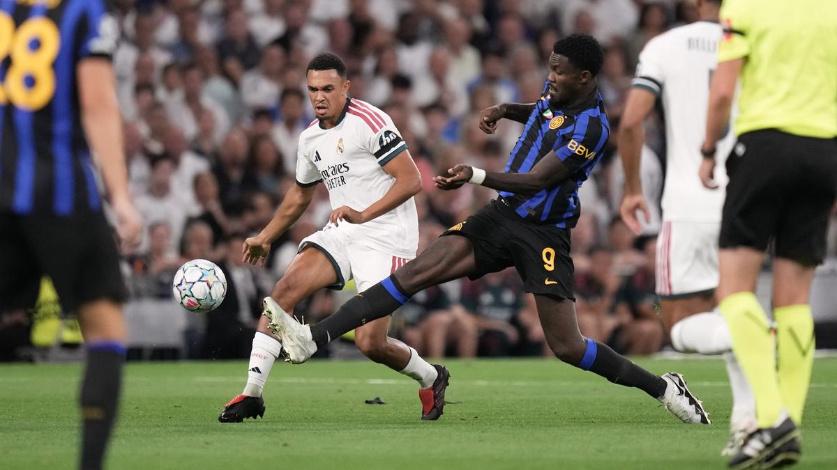 Trent Alexander-Arnold Tunjukkan Kualitas, Persaingan Bek Kanan Real Madrid Makin Menarik