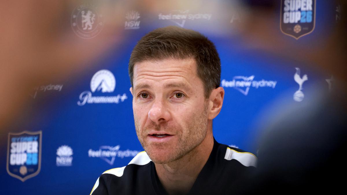 Chelsea Prioritaskan Alex Scott dan Adam Wharton dalam Perburuan Gelandang di Januari 2026
