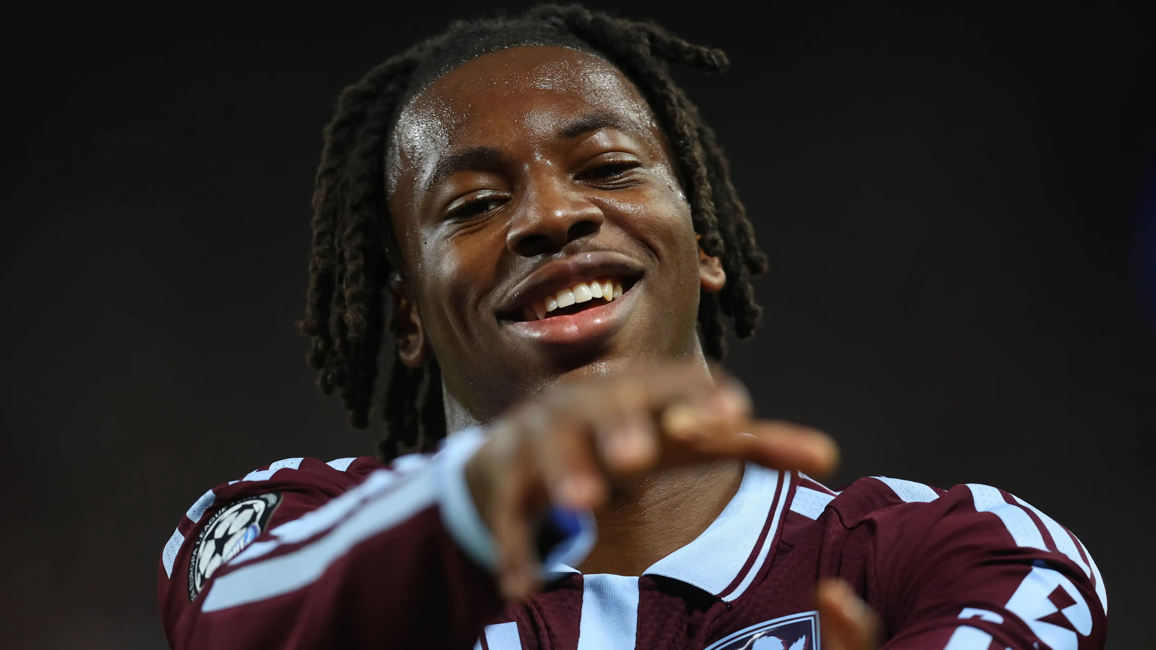 Aston Villa Gilas Fenerbahçe Lewat Penampilan Gemilang
