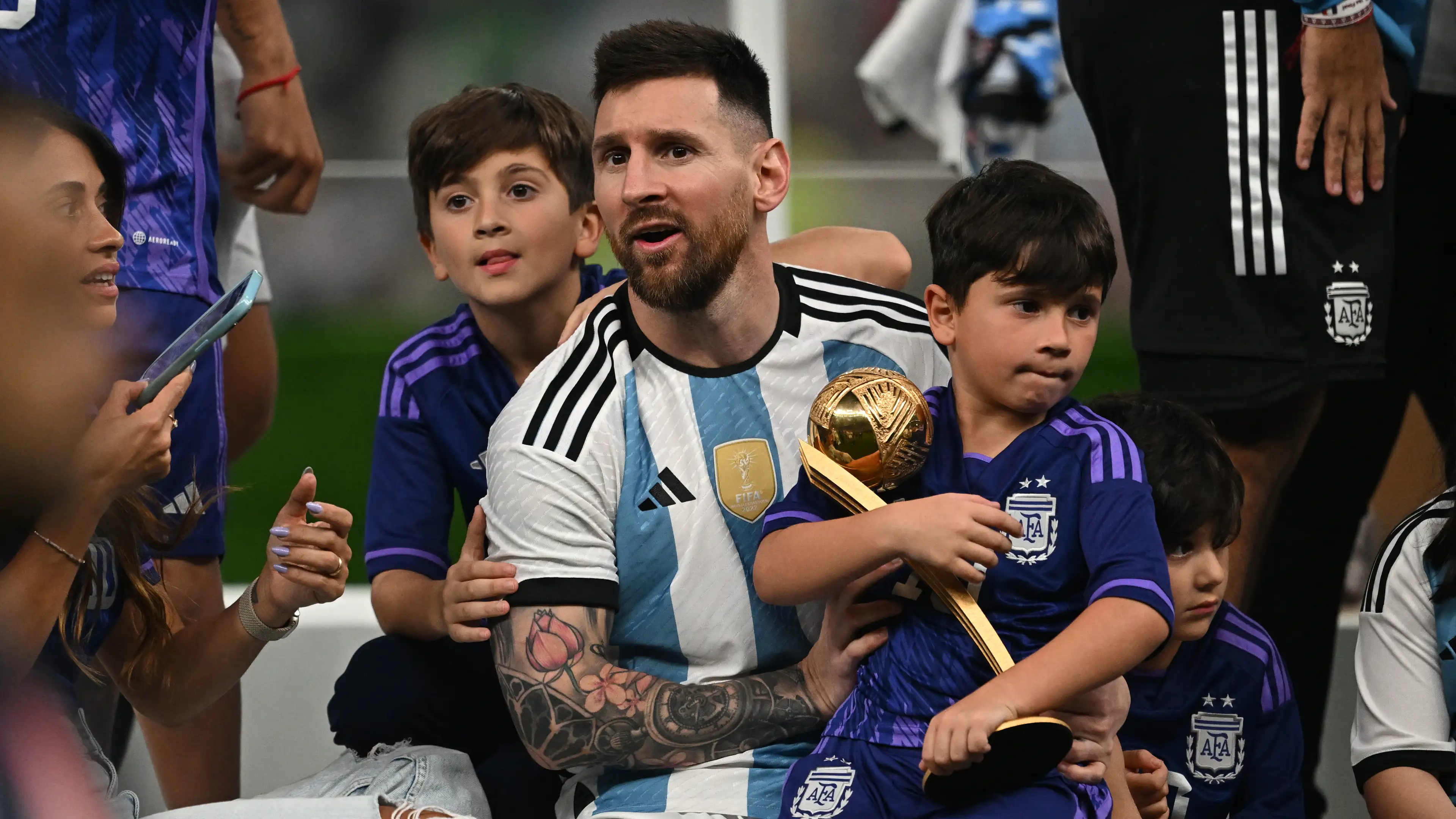 Apa rahasianya? Jersey Como memicu tanda tanya di rumah Messi
