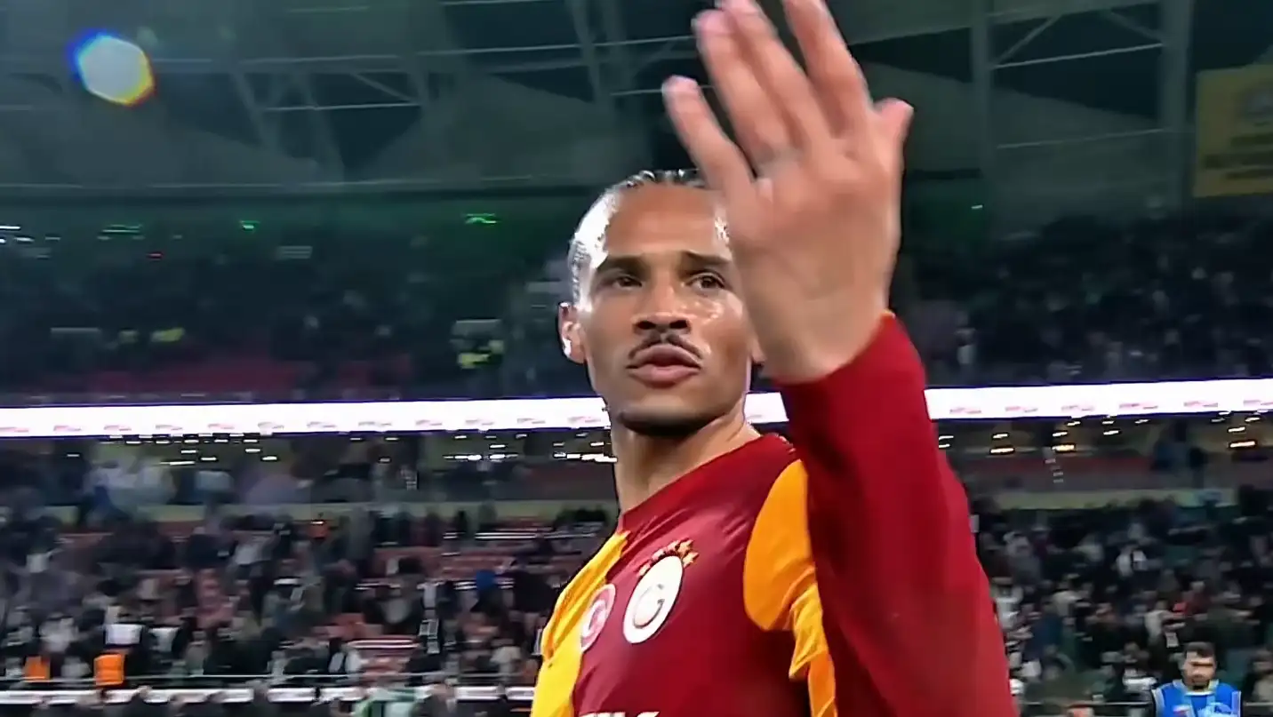 Sangat tidak biasa: Leroy Sané yang marah memaki juru kamera seusai kemenangan Galatasaray