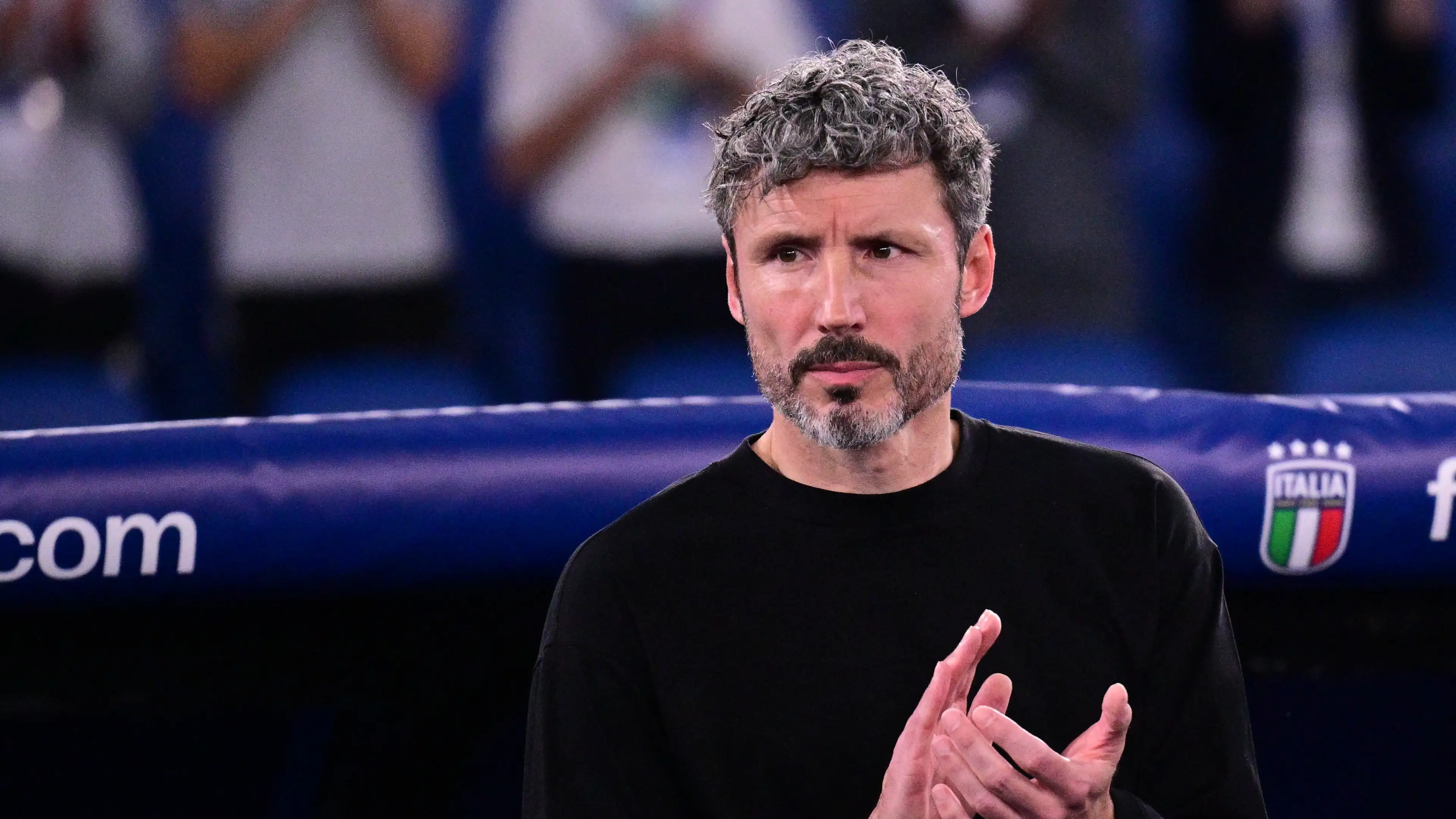 Media Belgia kompak memuji Mark van Bommel: "Di Belanda mereka iri!"