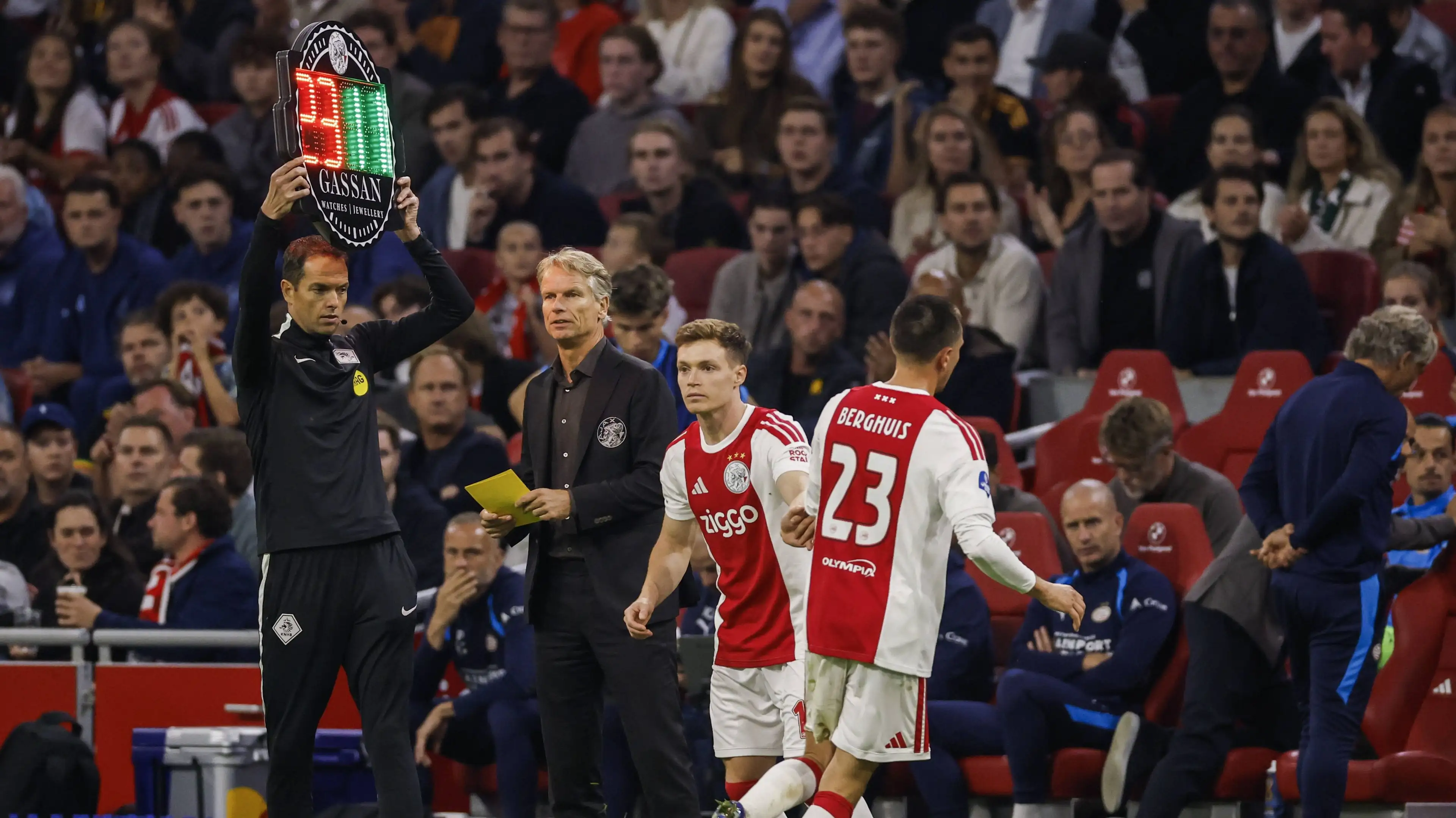 Debutan Ajax membuat kesan buruk melawan PSV: "Beginilah seorang pemain junior bertahan!"
