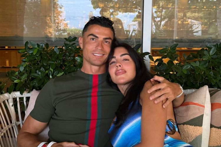 Usai Menikah, Cristiano Ronaldo Berpeluang Tampil di Laga Perdana Al Nassr