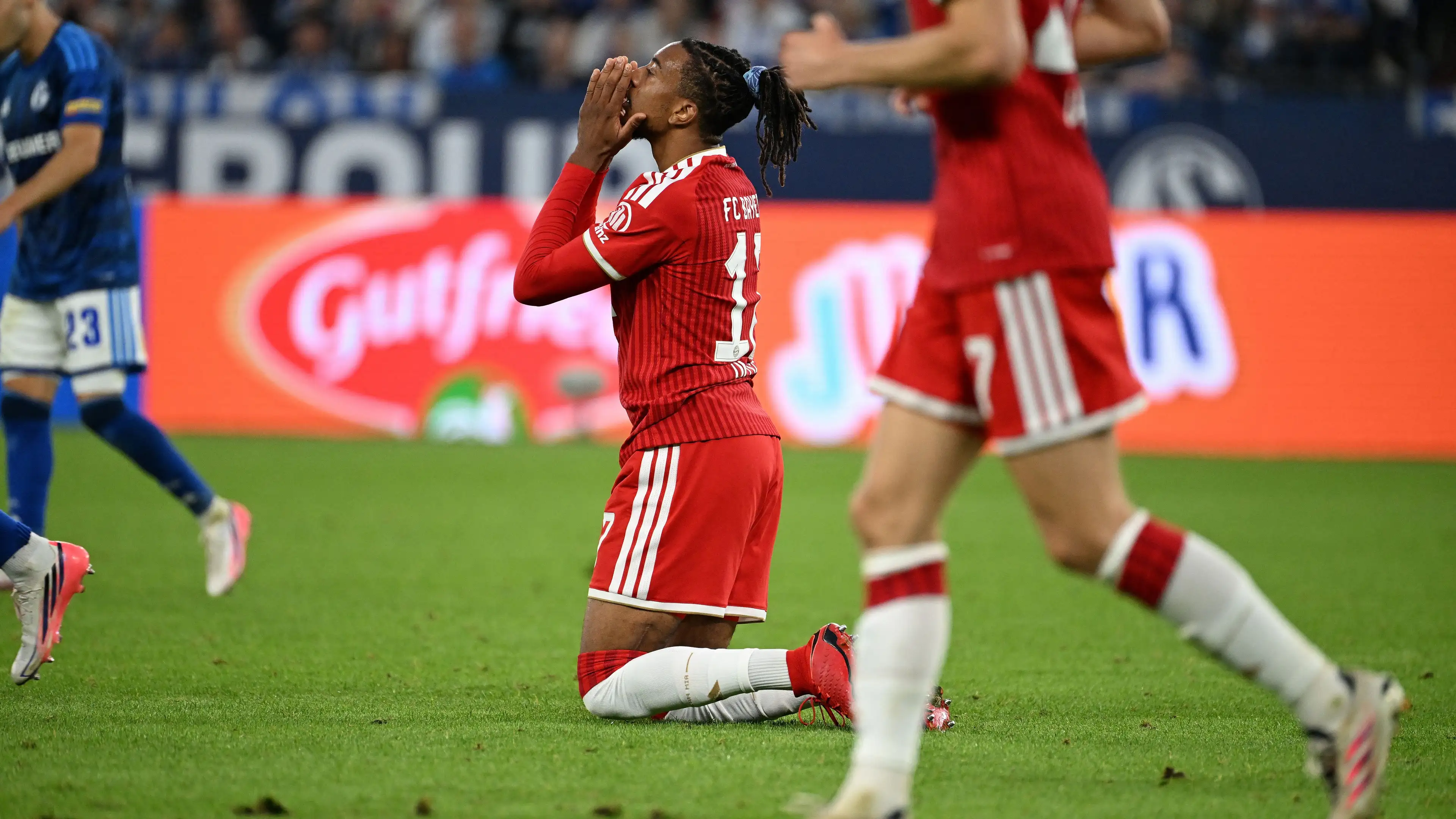 FC Bayern dalam krisis! Dua rentetan luar biasa berakhir di Schalke - dan sekarang sensasi promosi SV Elversberg sudah menanti