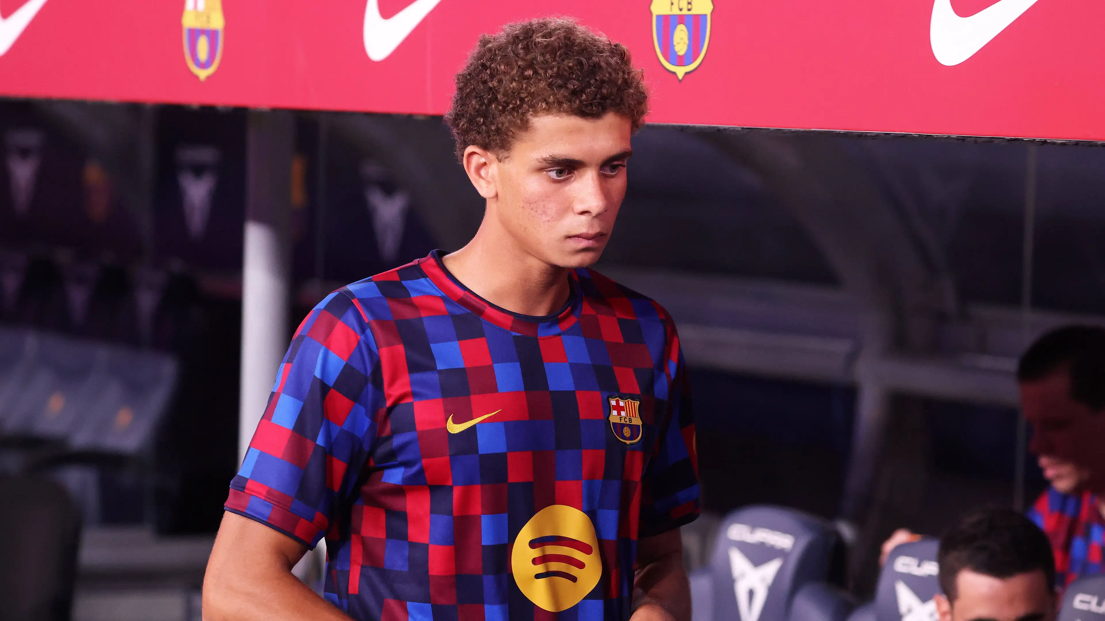 Dua nomor dan dua jersey: Hamza Abdelkarim, sosok di balik momen tak biasa di Barcelona