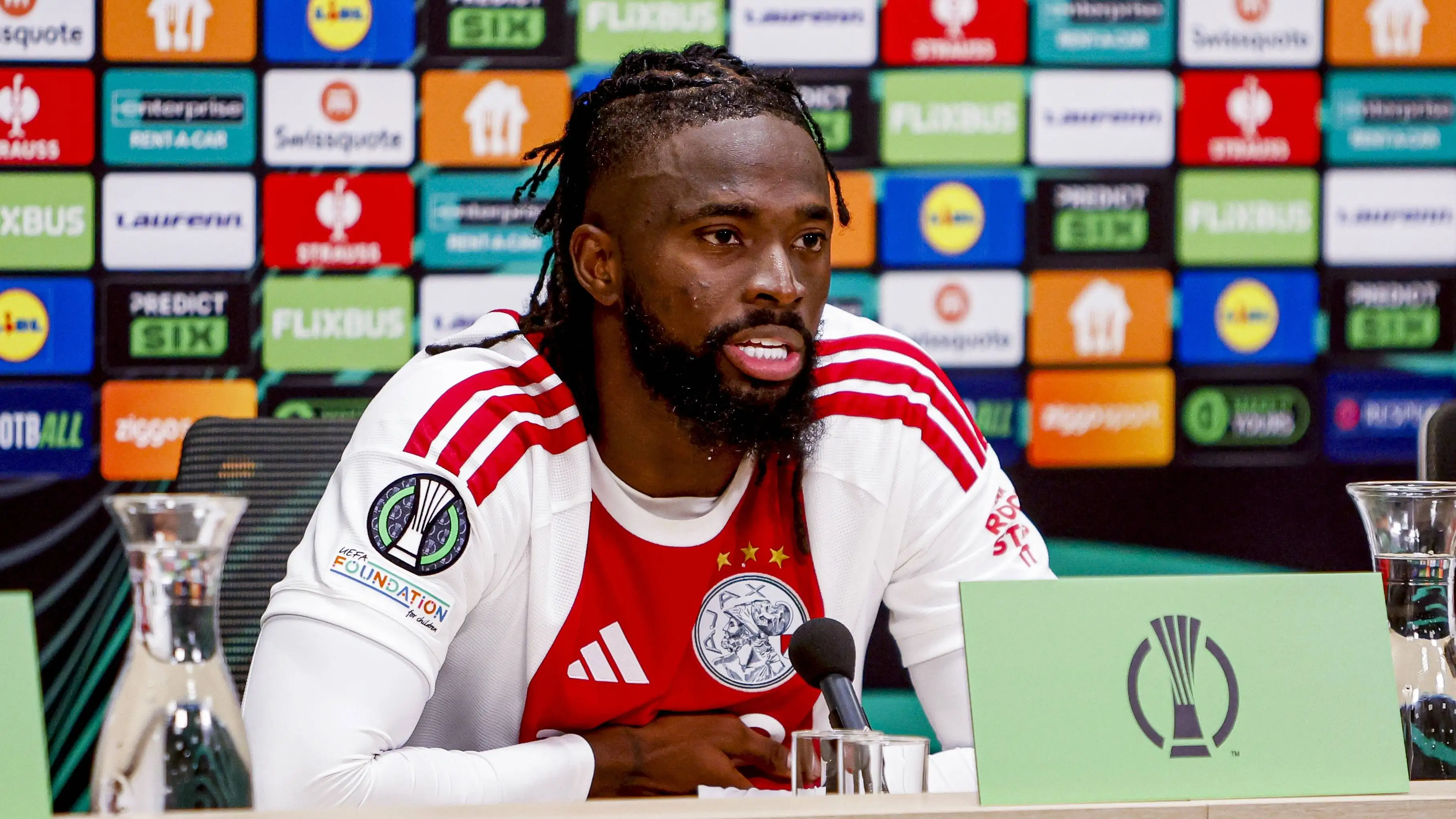 Tolu Arokodare tegas soal bertahan lebih lama di Ajax: "Tentu saja, memang..."