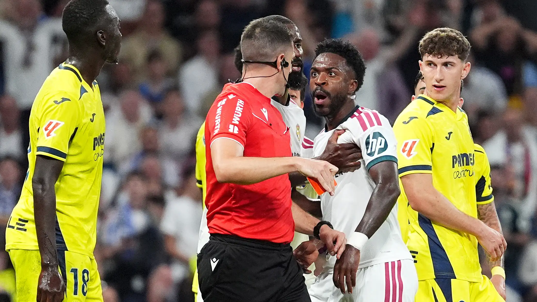 Aksi sangat buruk alih-alih gol indah! Vinicius Jr. diusir dari lapangan karena tindakan sangat tidak sportif