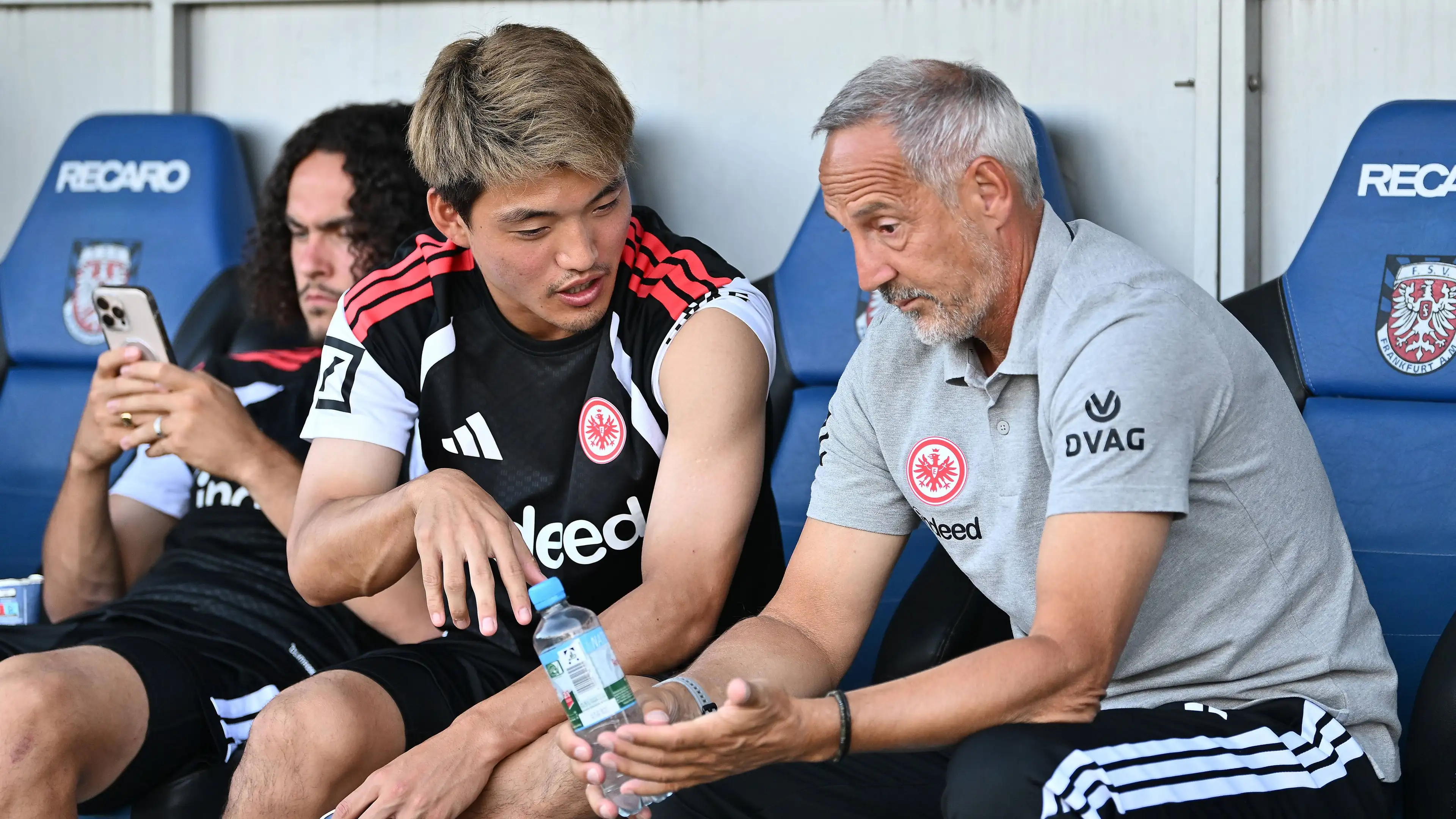 Kini tekanan transfer meningkat: Eintracht Frankfurt mengalami debakel buruk