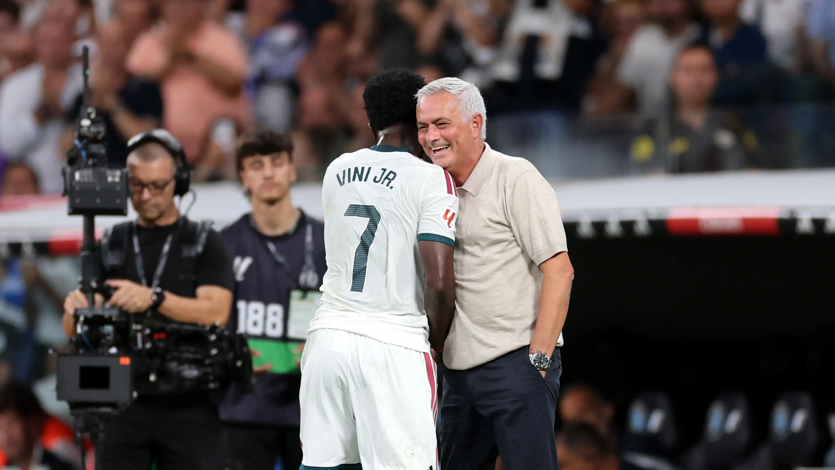 Saya akan mengkritiknya dalam situasi ini: pernyataan mengejutkan Mourinho soal momen kemarahan Vinicius