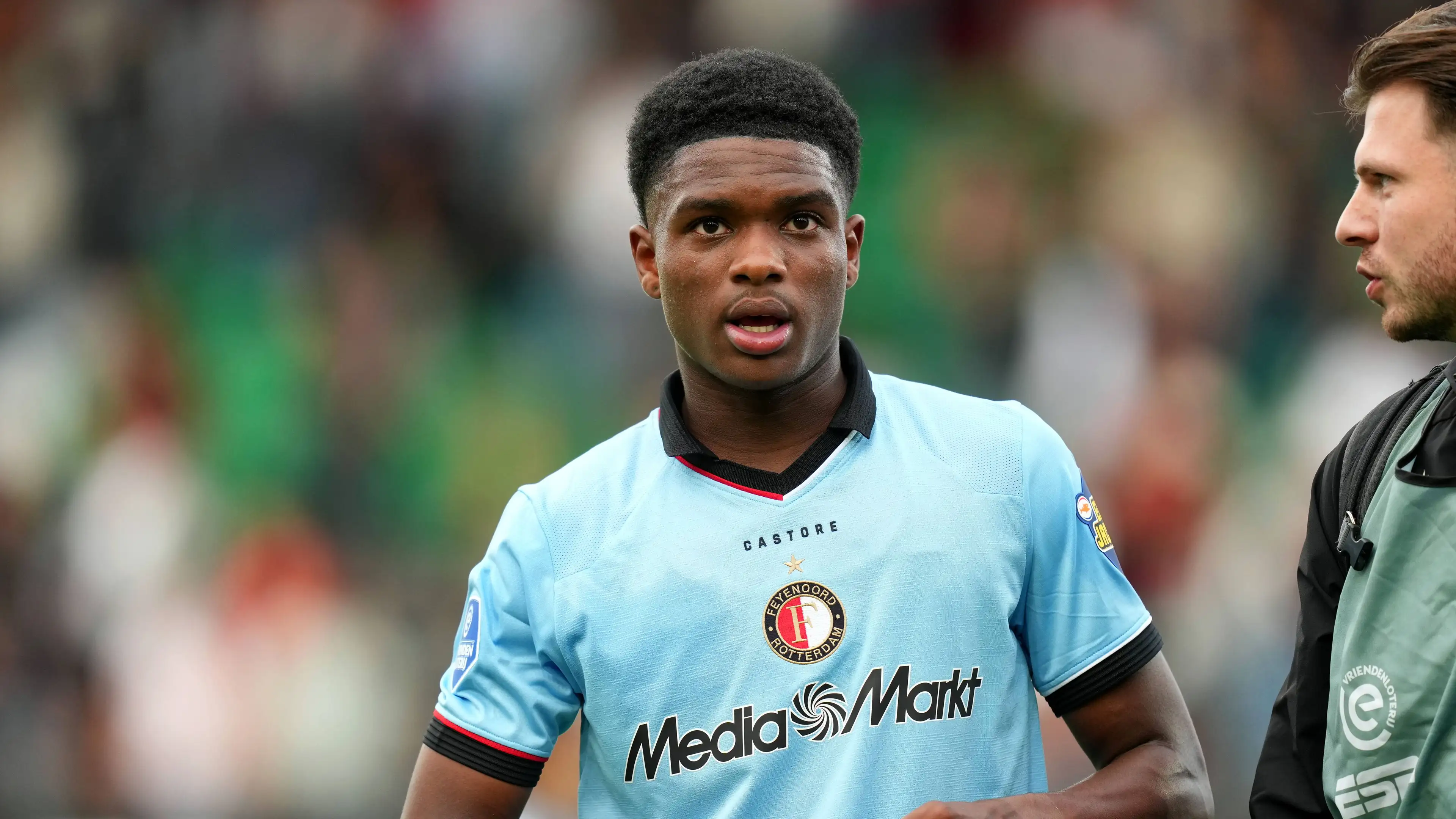 Debutan Feyenoord, Jerayno Schaken, membuat pewawancara tertawa setelah ditanya soal ‘klub impian’