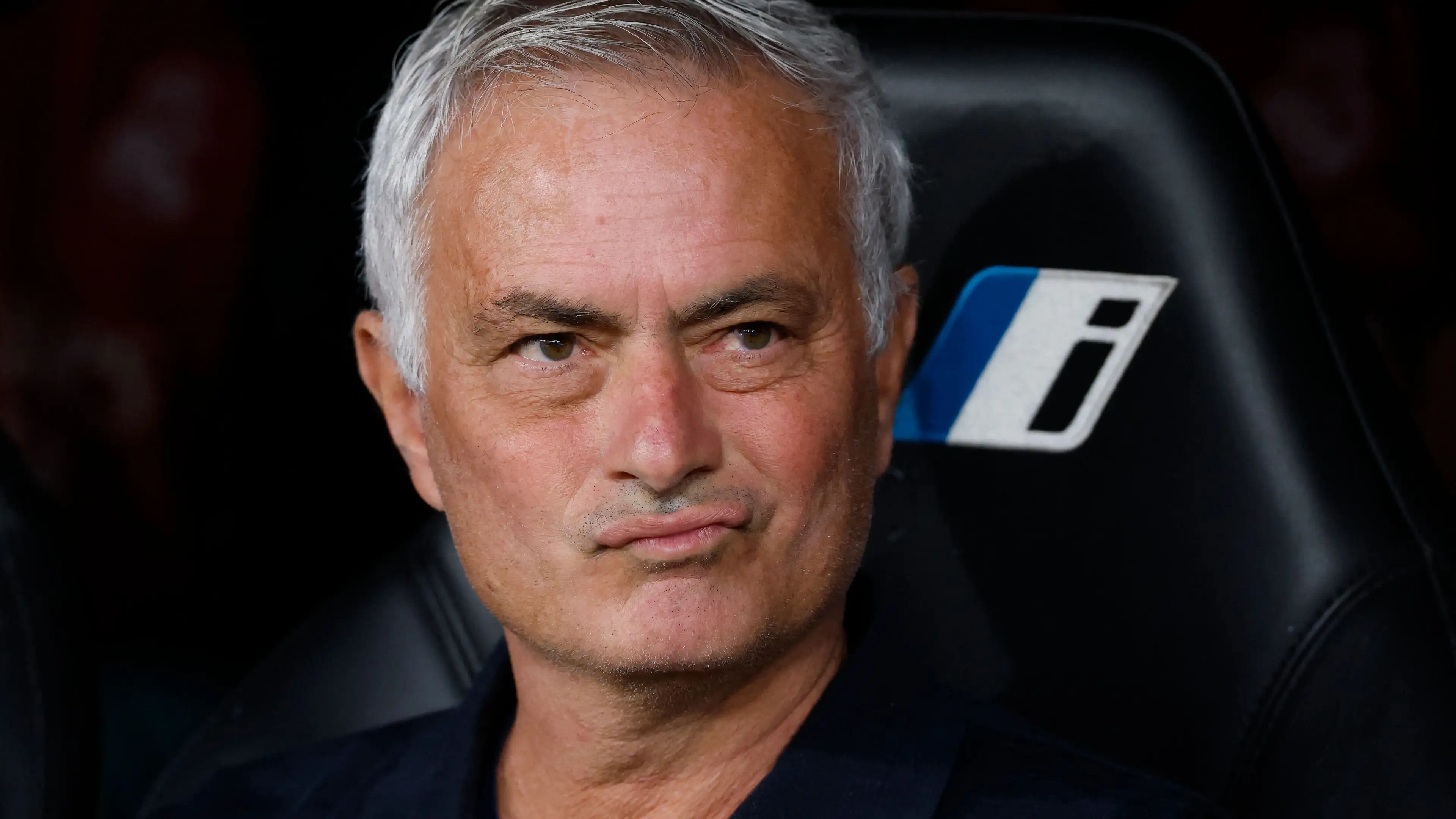 "Kamu tidak bisa berbuat apa-apa selain tertawa": Mourinho membuat kejutan soal selisih 6 poin dengan Barcelona