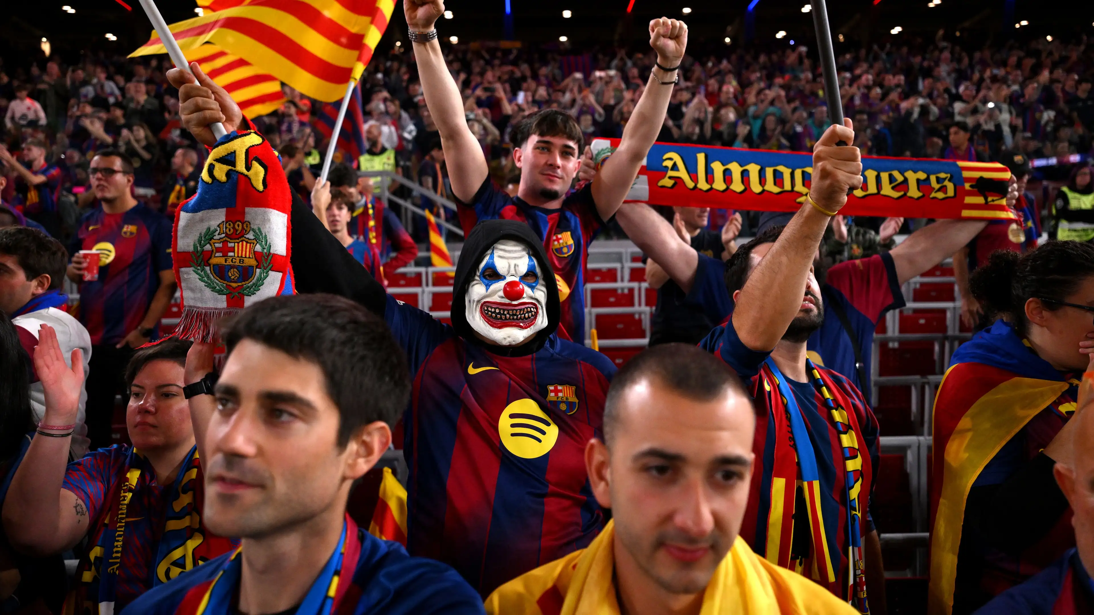 Detak Jantung Biru dan Merah: Mural Raksasa yang Memotivasi Para Pemain Barcelona di El Clasico