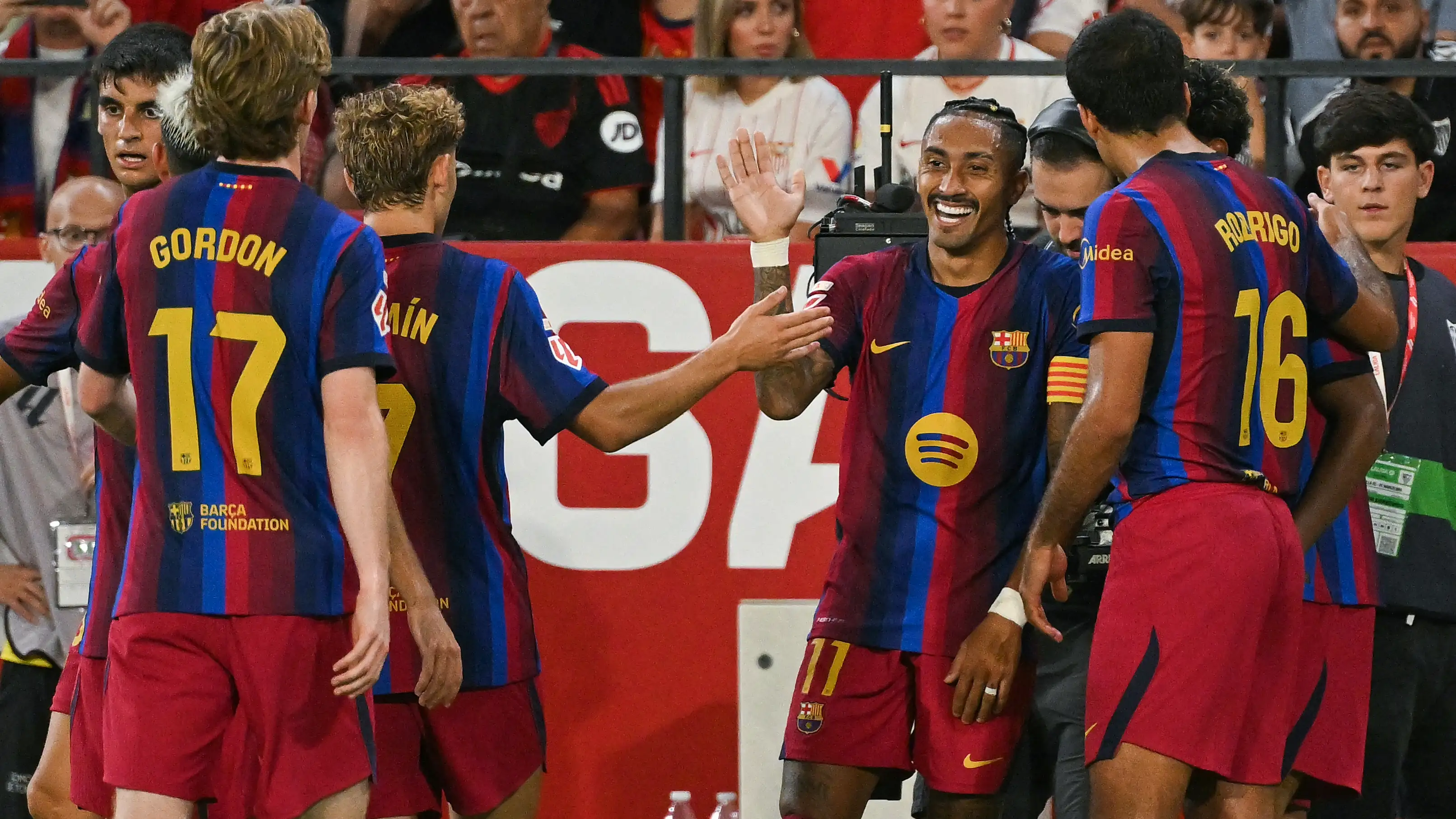Panggilan Telepon Flick Menyelamatkannya: Pengakuan Mengejutkan Raphinha soal Hubungannya yang Tegang dengan Barcelona