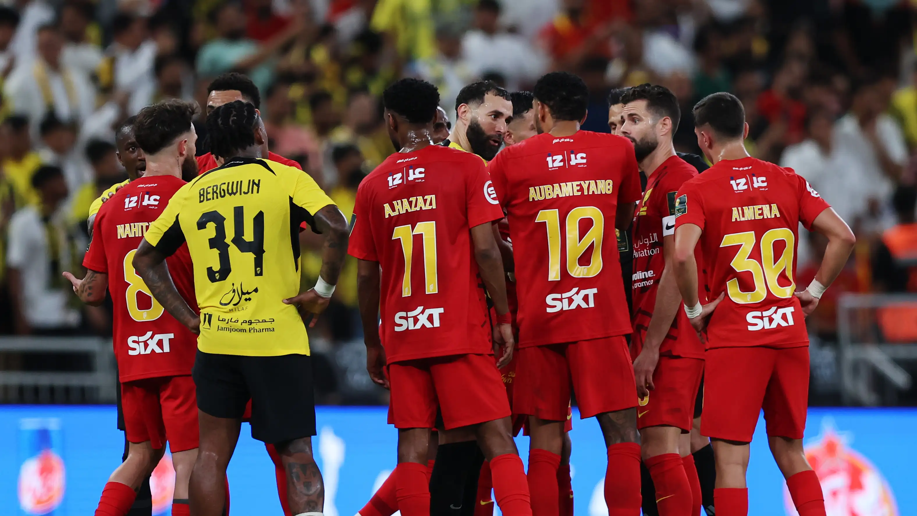 Menaiki tangga demi kabur dari harimau: Ejekan tanpa ampun suporter Ittihad terhadap transfer jutaan Al-Qadisiyah!