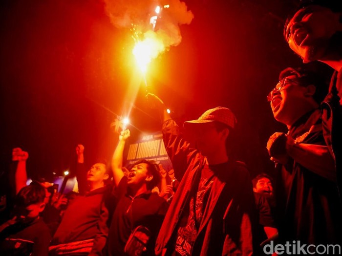 Jelang Final ASEAN Cup, Ultras Garuda Guncang GBK dengan Chant dan Flare