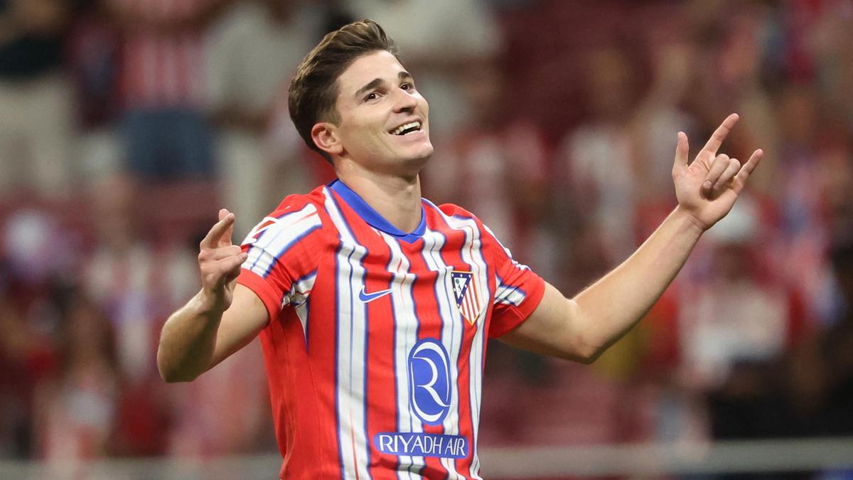 Barcelona Didenda dalam Kasus PDKT ke Julian Alvarez