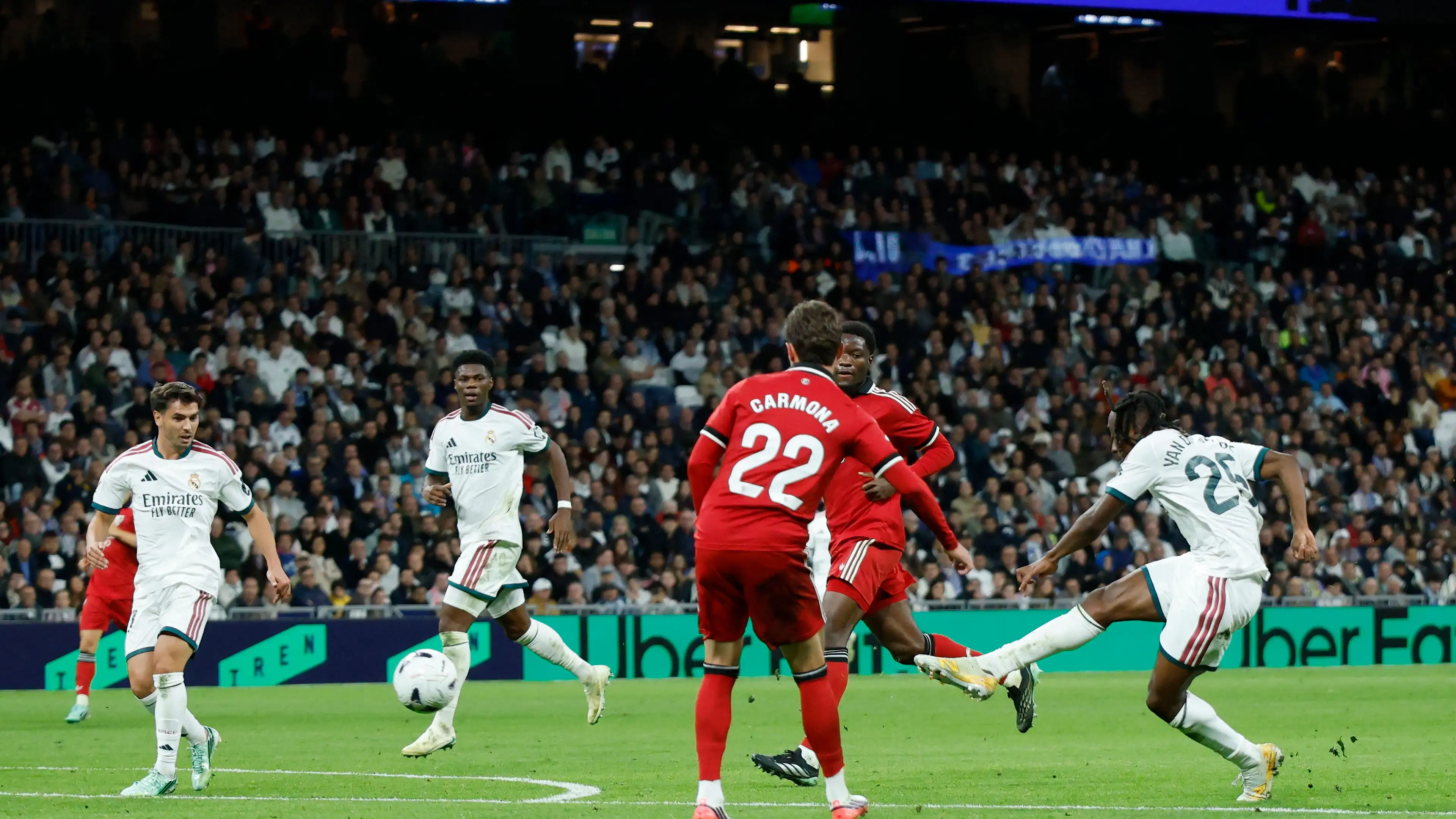 "Real Madrid berkoalisi dengan para pengadil": Media Catalunya menyalakan api sebelum El Clasico