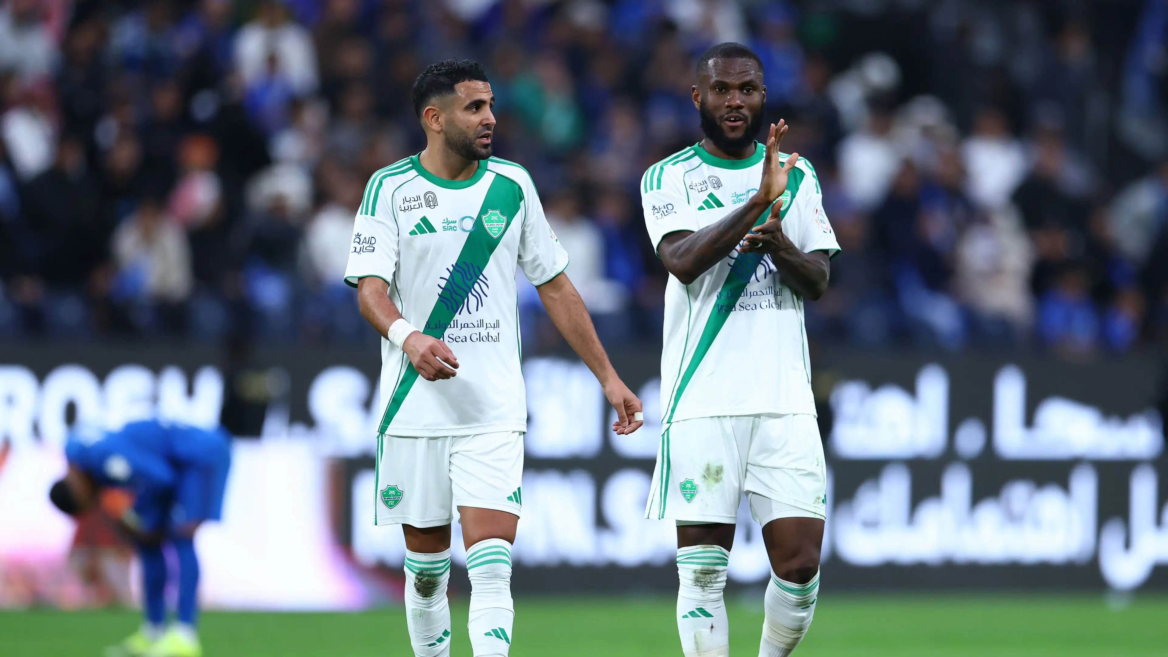 "Tanyakan pada Jaissle": Al Ahli lepas tangan dari kepergian Mahrez dan Kessie