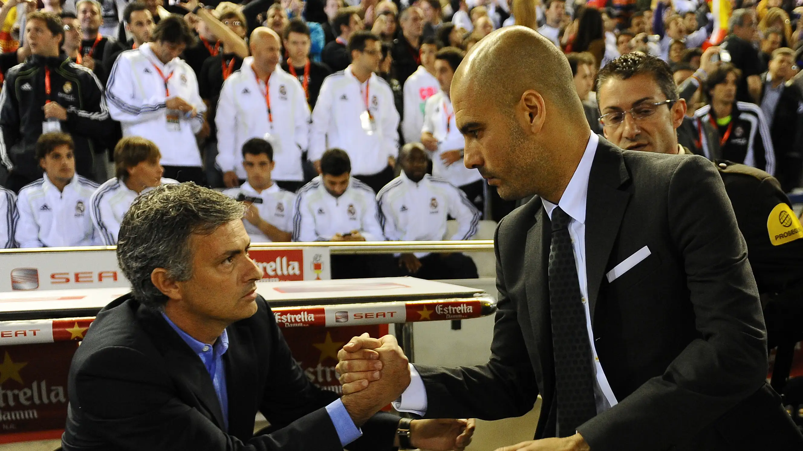 Tersembunyi selama 18 tahun: flashdisk Mourinho yang menjadikannya musuh nomor satu Barcelona