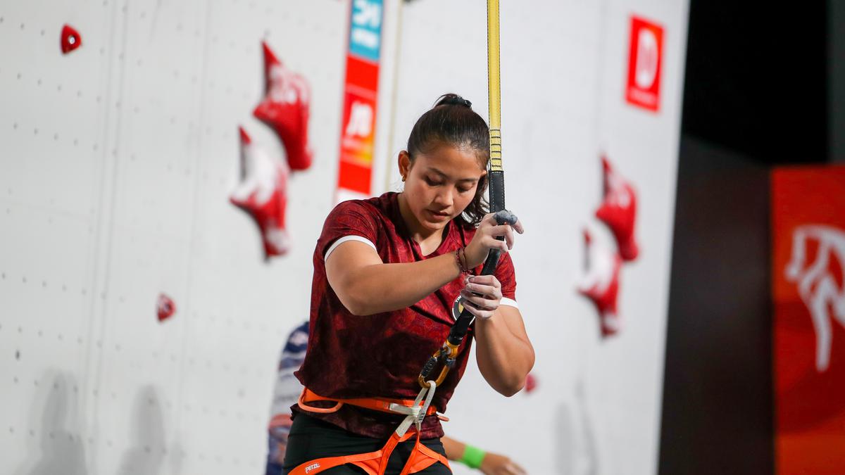 Kata-kata Desak Made Setelah Sabet Emas Asian Games 2026 dan Pecah Rekor