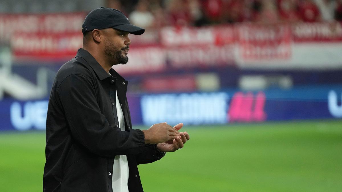 Vincent Kompany Pingsan Saat Awasi Latihan Bayern Munchen, Dilarikan ke Rumah Sakit