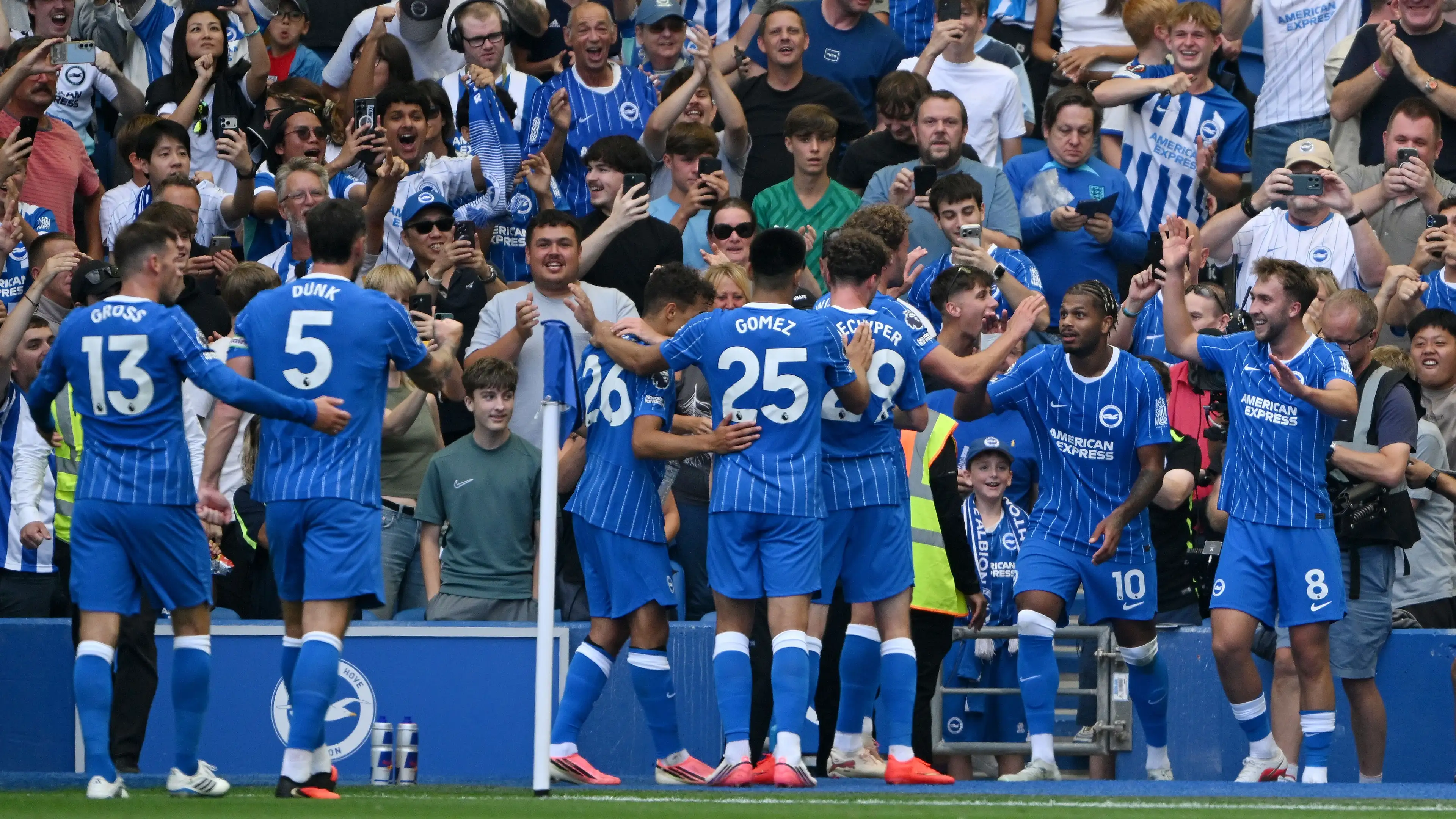 Suporter meninggalkan stadion: Brighton permalukan Aston Villa dalam 40 menit!