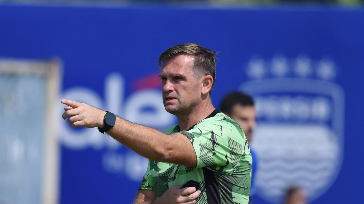 Cara Cerdik Igor Tolic Manfaatkan Celah Port FC Bawa Persib Comeback Dramatis