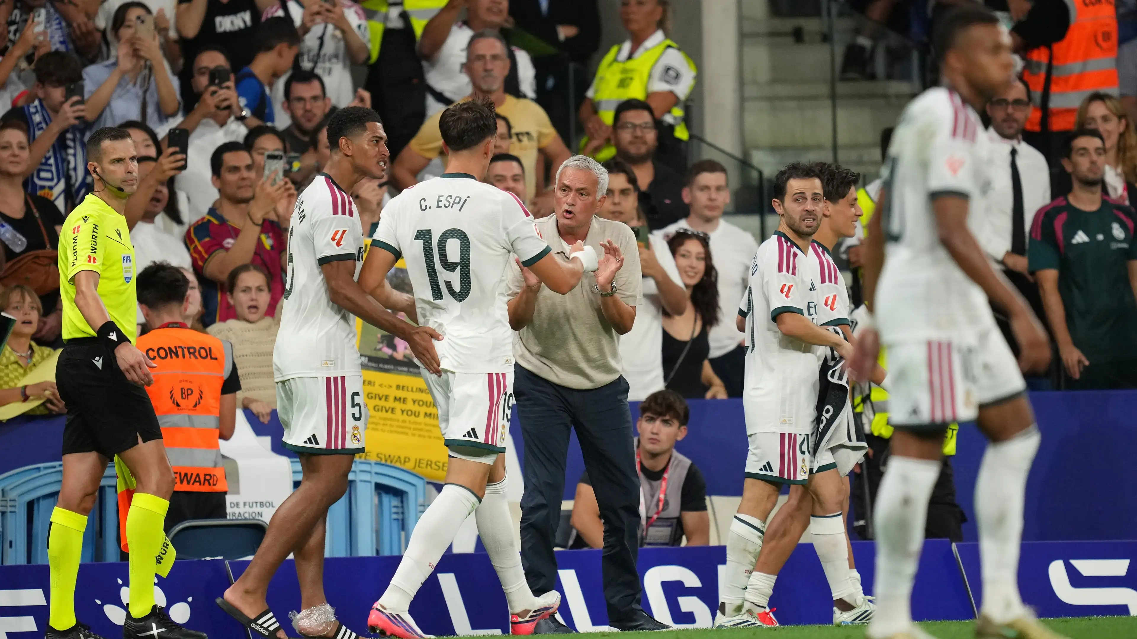 Transfer musim panas selamatkan Mourinho: Real Madrid raih kemenangan dramatis dari Catalonia