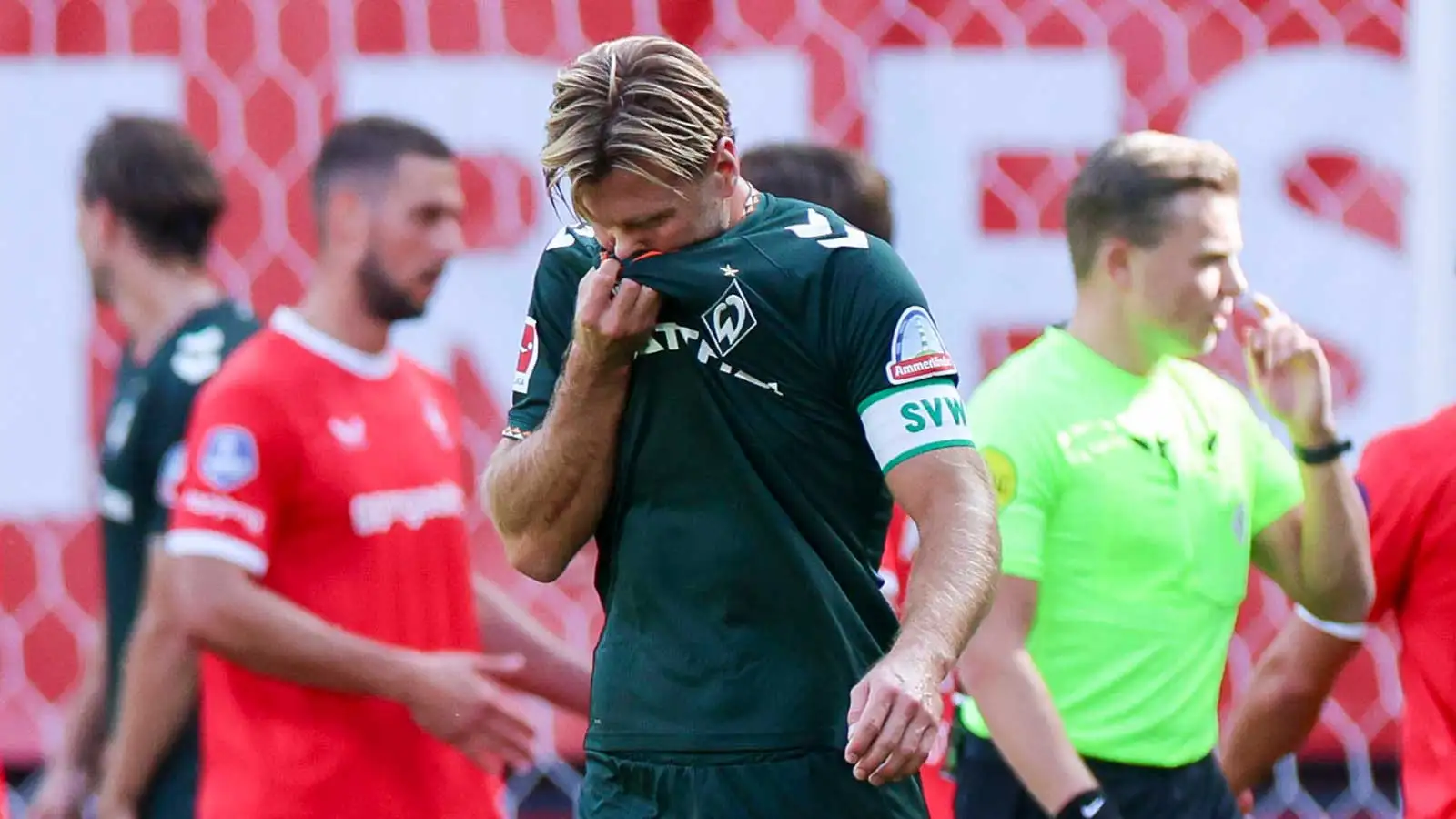 “Kegilaan!” Werder Bremen mengalami bencana laga uji coba yang tak masuk akal - Füllkrug tak bisa berkata-kata