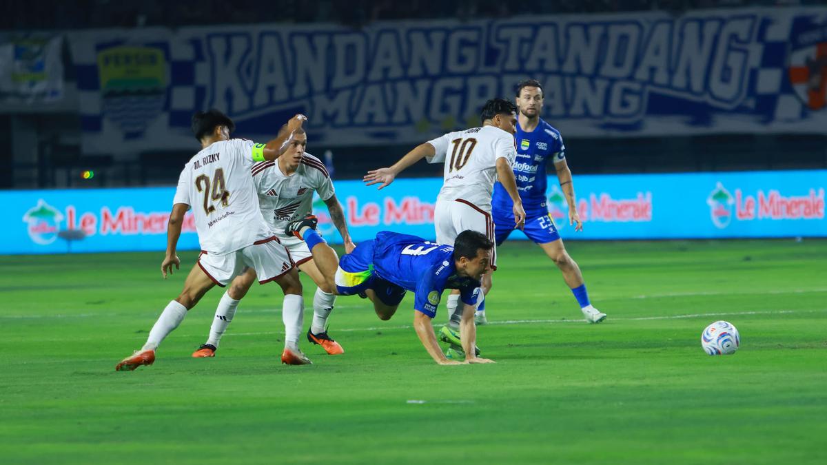 Susah Payah Tumbangkan PSM, Persib Bandung Sempat Menyulitkan Diri Sendiri