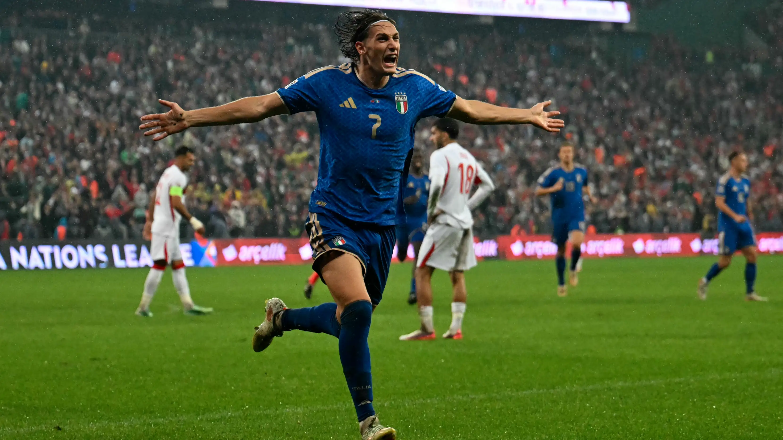 Rekor langka setelah 95 tahun: Esposito mengikuti jejak legenda Italia
